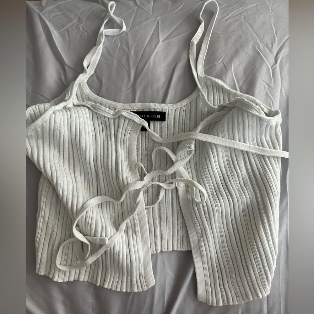 Kendall and Kylie tie up shirt